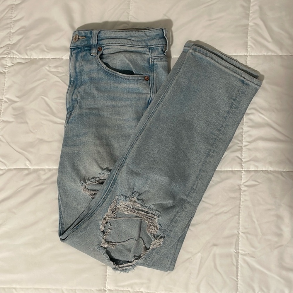 American Eagle Stretch Mom Straight Jean Distressed Blue Jeans | Size 6